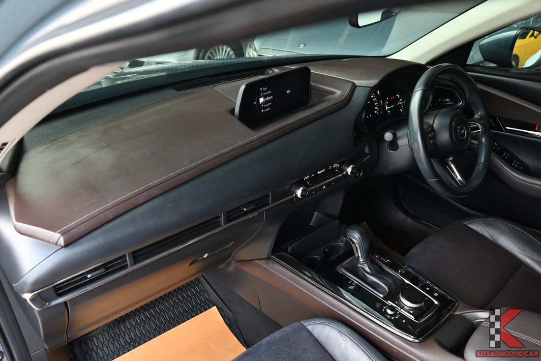 Mazda CX-30 2.0 SP ปี 2021 มือสอง คอนโซลหน้าและชุดเกียร์