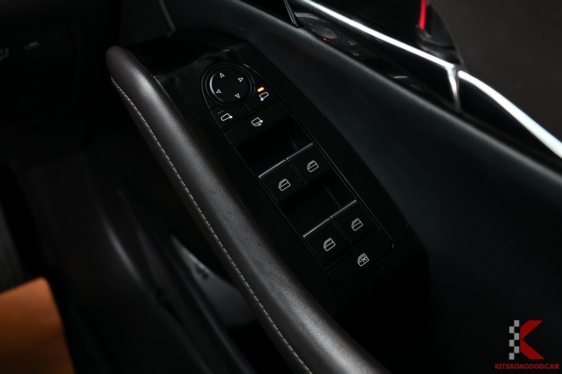 Mazda CX-30 2.0 SP ปี 2021 มือสอง สวิตช์ควบคุมประตูและกระจก