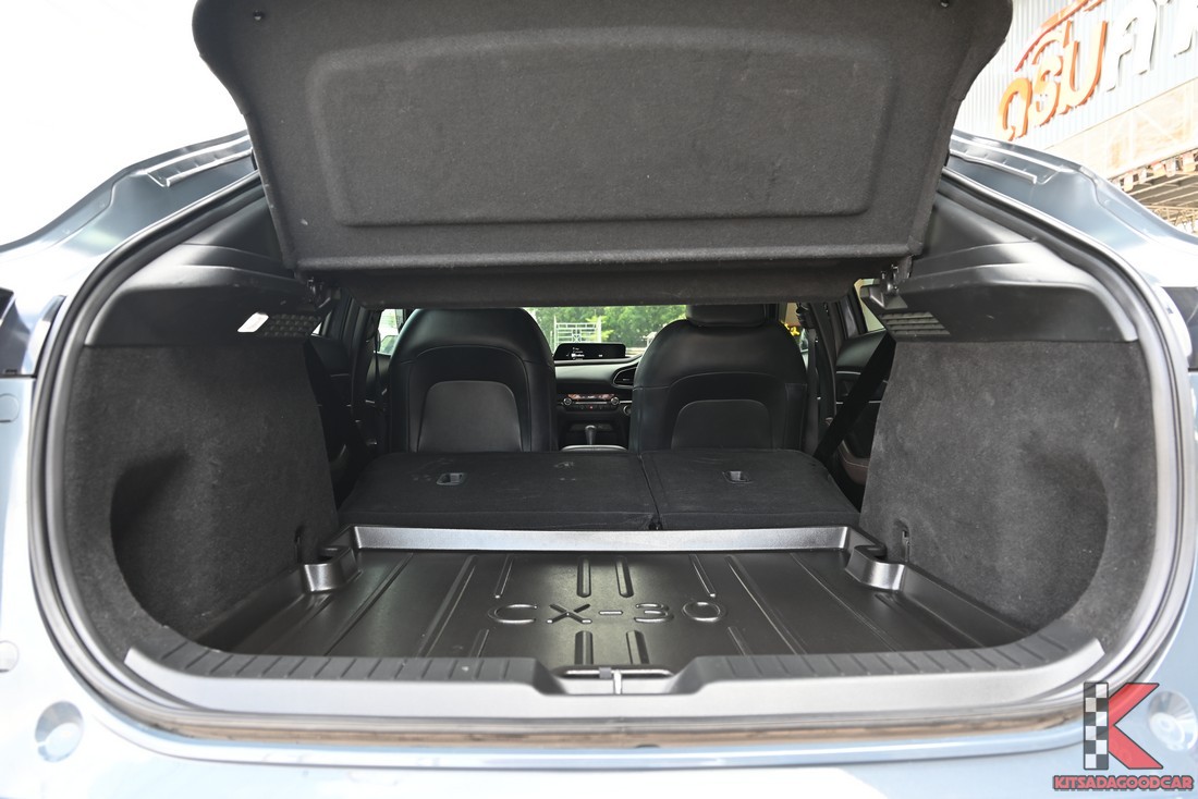 Mazda CX-30 2.0 SP ปี 2021 มือสอง เบาะหลังพับเพิ่มพื้นที่บรรทุก