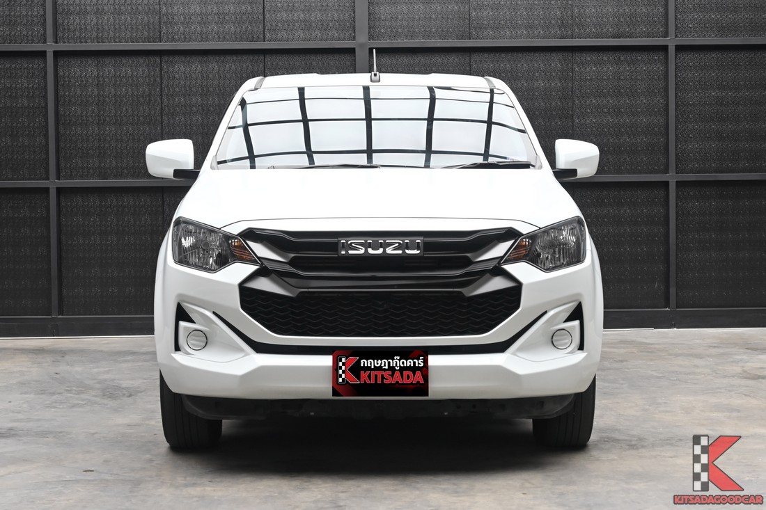 Isuzu D-MAX 1.9 Spark S ปี 2025 มือสอง มุมด้านหน้าตรง
