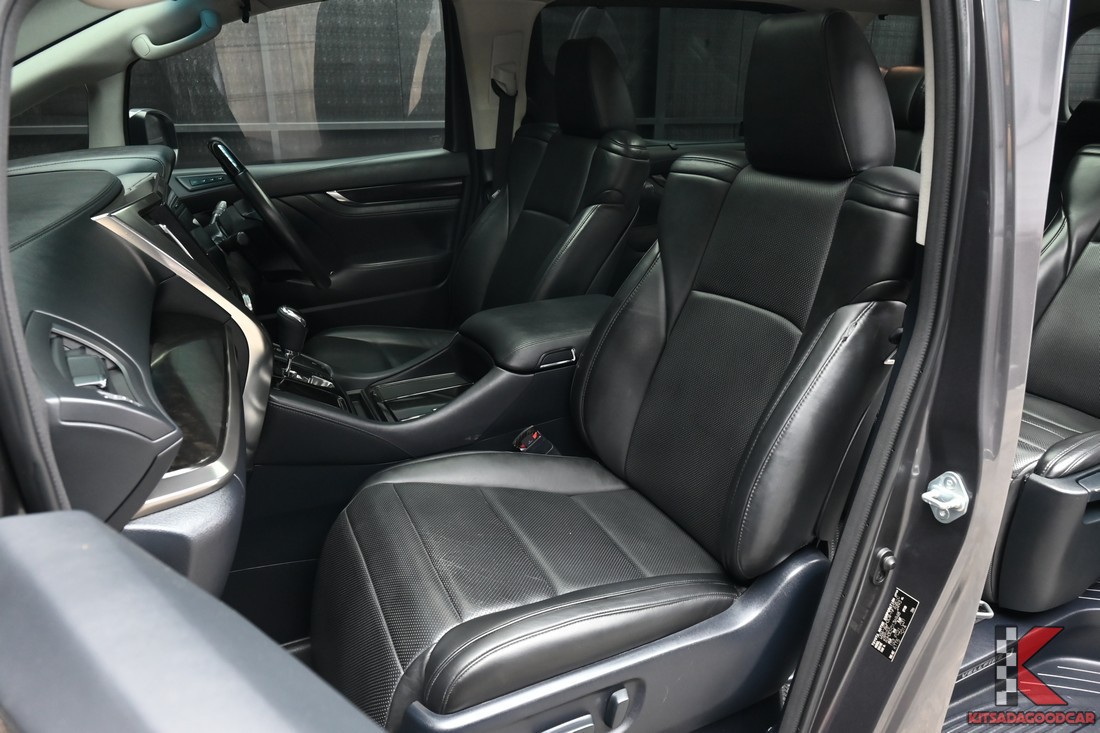 Toyota Vellfire 2.5 Z G EDITION 2017 มือสอง ด้านท้ายตัวรถ