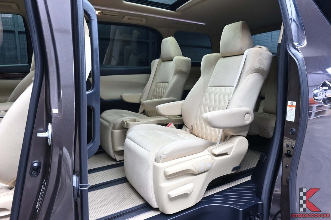 Toyota ALPHARD 2.5 HV X 4WD ปี 2021 ระบบ DVD TV และจอภายใน