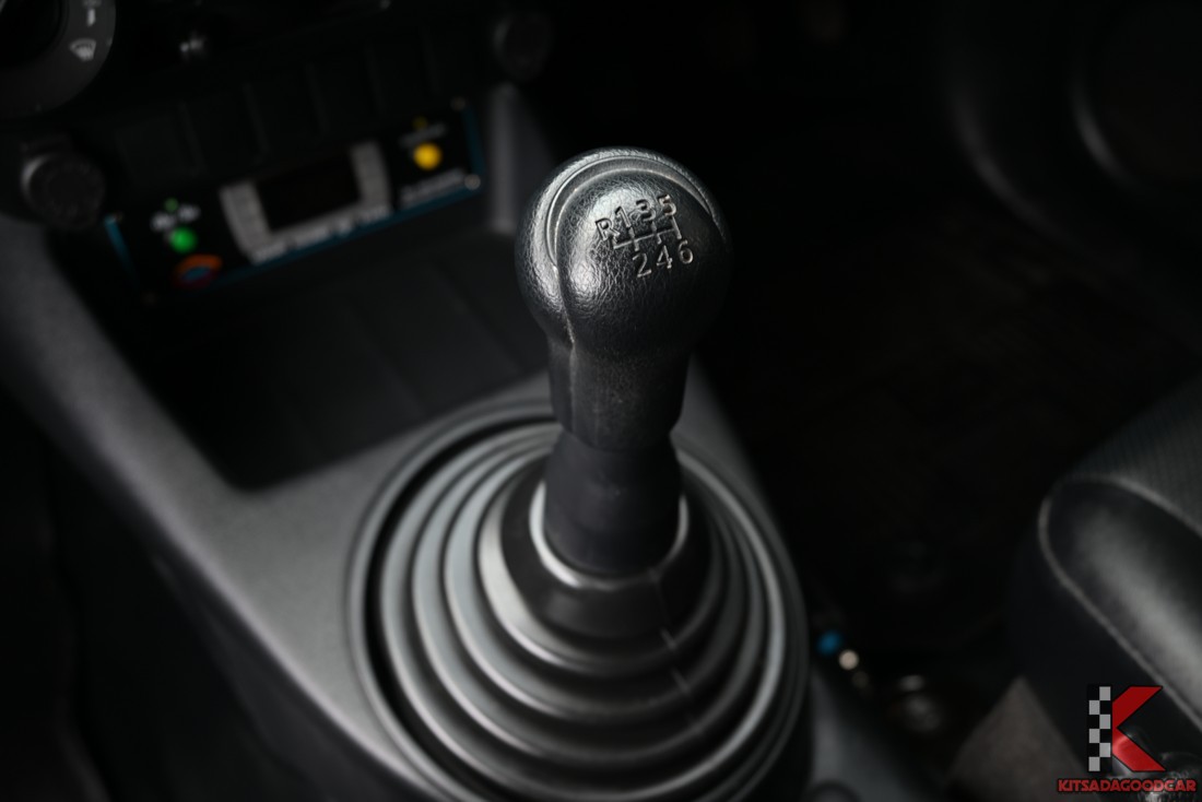 คันเกียร์ธรรมดา 6 จังหวะ