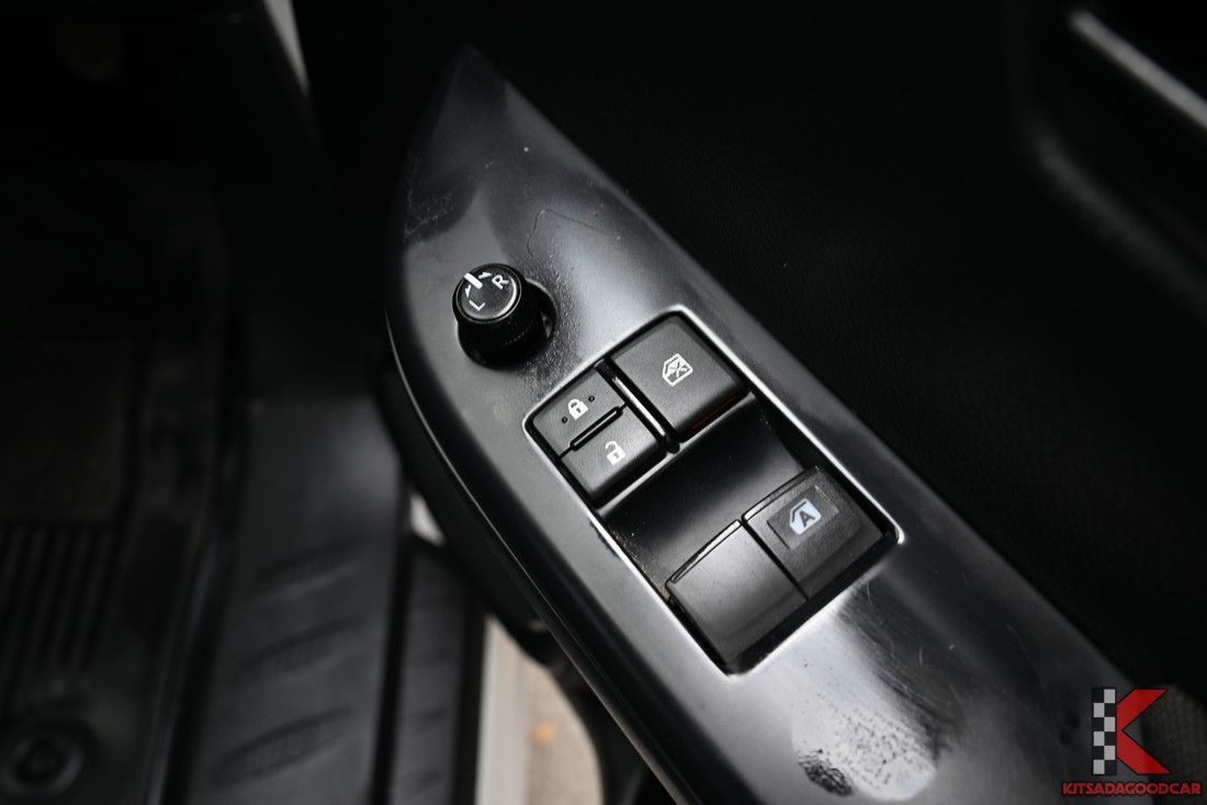 สวิตช์กระจกไฟฟ้าและปรับกระจกมองข้าง