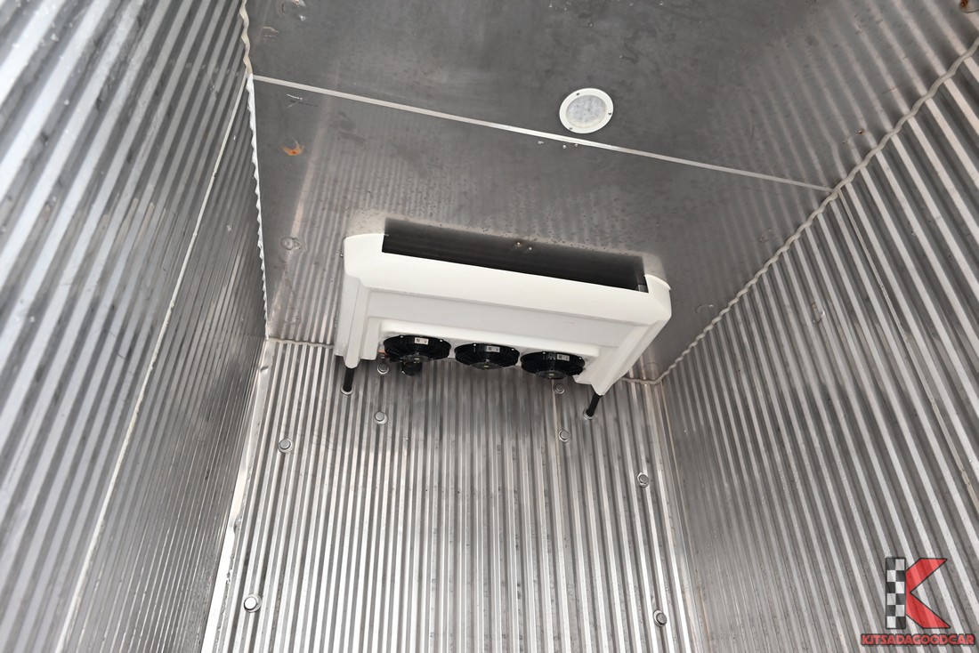 คอยล์เย็นภายในตู้ พัดลม 3 ตัว