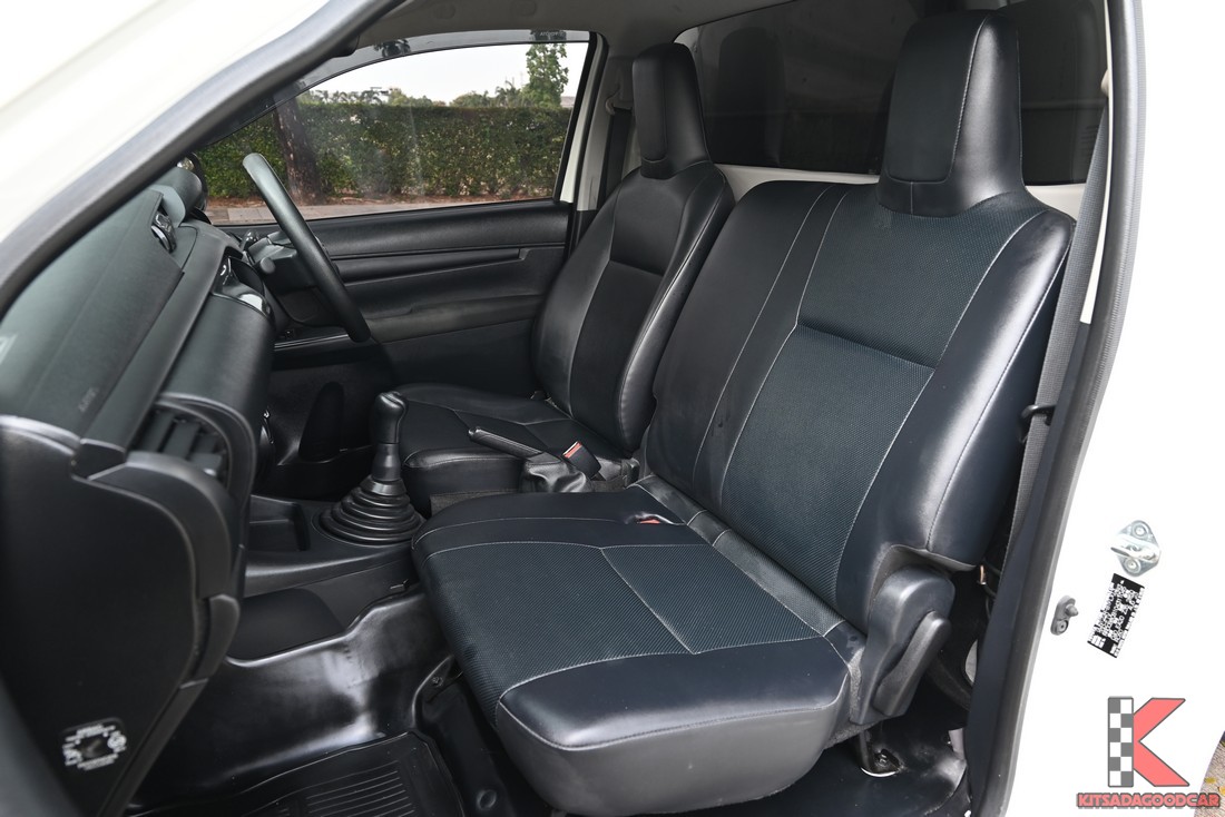 ห้องโดยสารคู่หน้า เบาะผ้า Hilux Revo