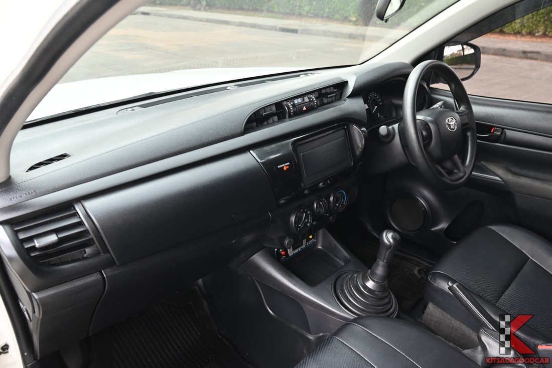 แดชบอร์ดและคอนโซลหน้า เกียร์ธรรมดา