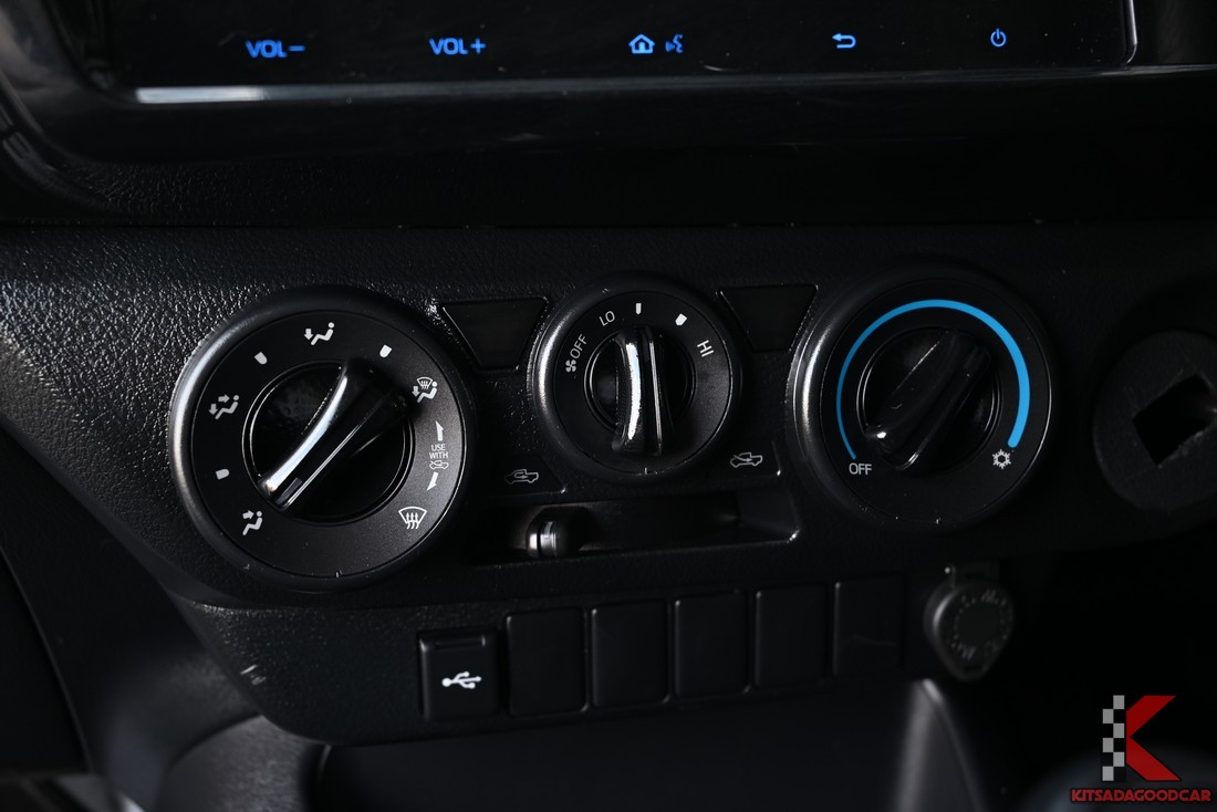 ชุดควบคุมแอร์ Toyota Revo