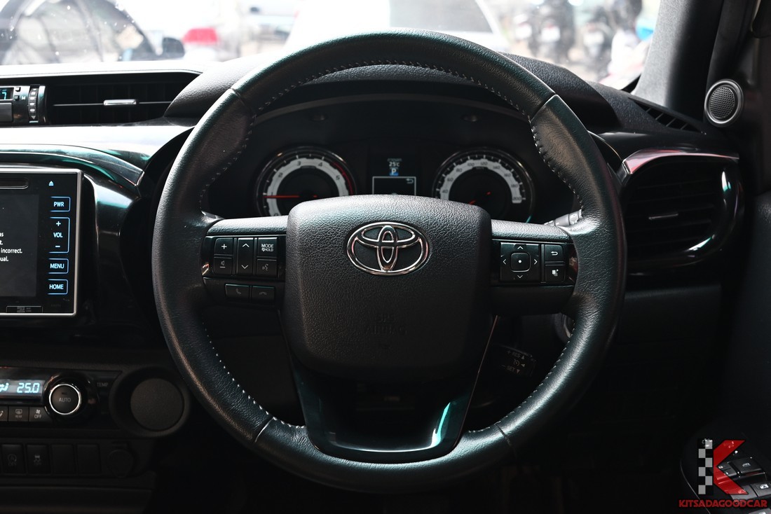 พวงมาลัยมัลติฟังก์ชัน Toyota