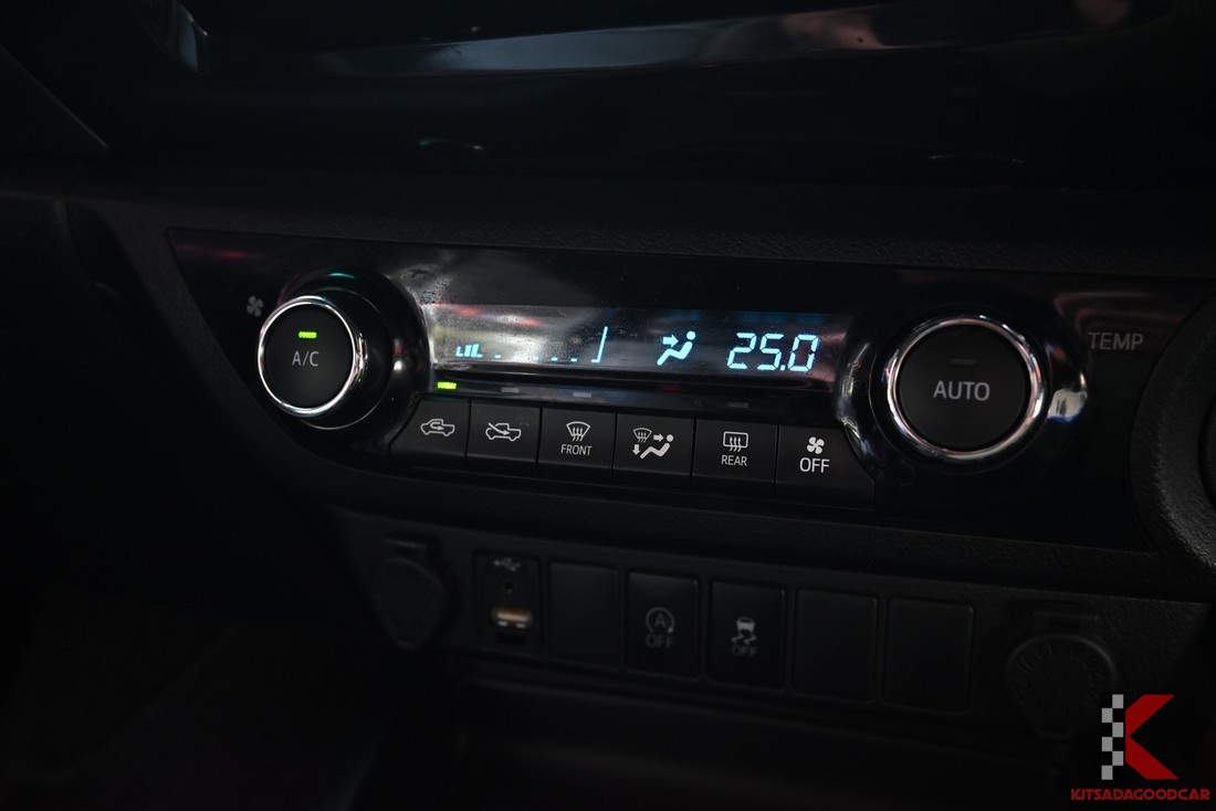 แผงควบคุมแอร์อัตโนมัติแบบดิจิตอล