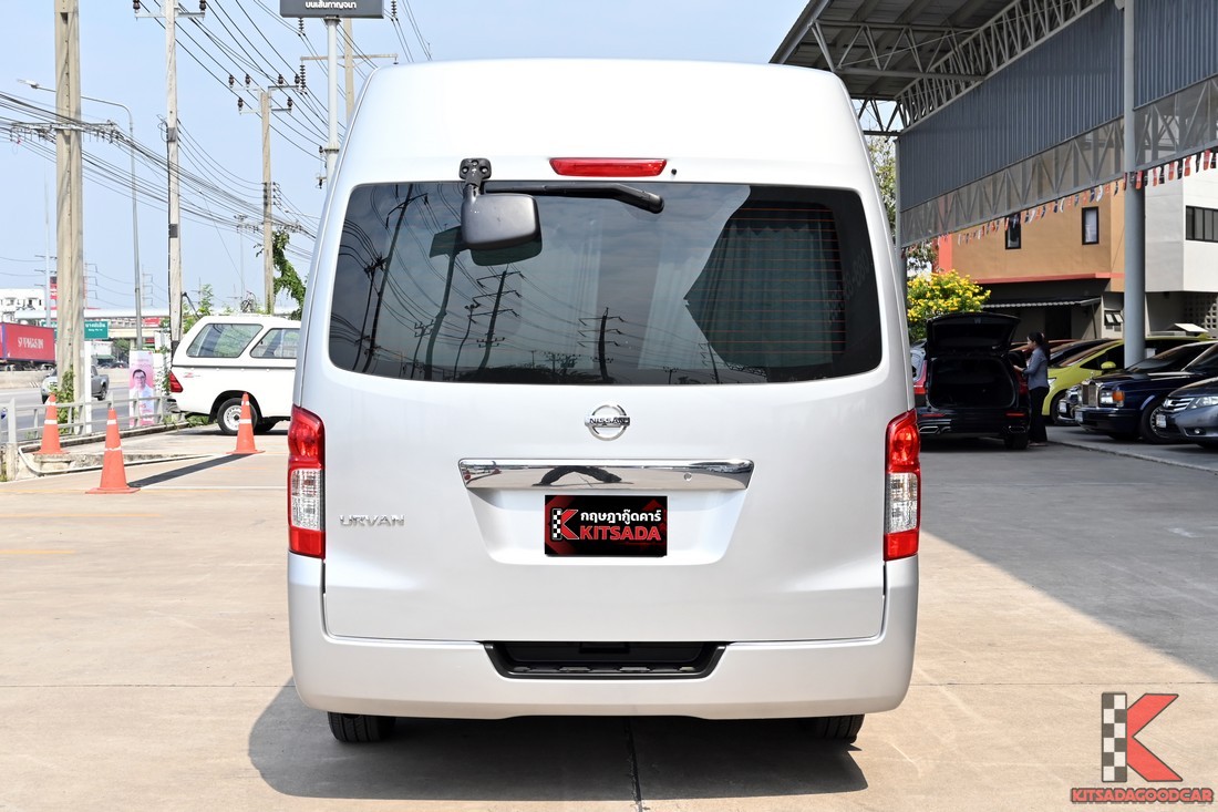 ด้านท้ายตรง Nissan Urvan