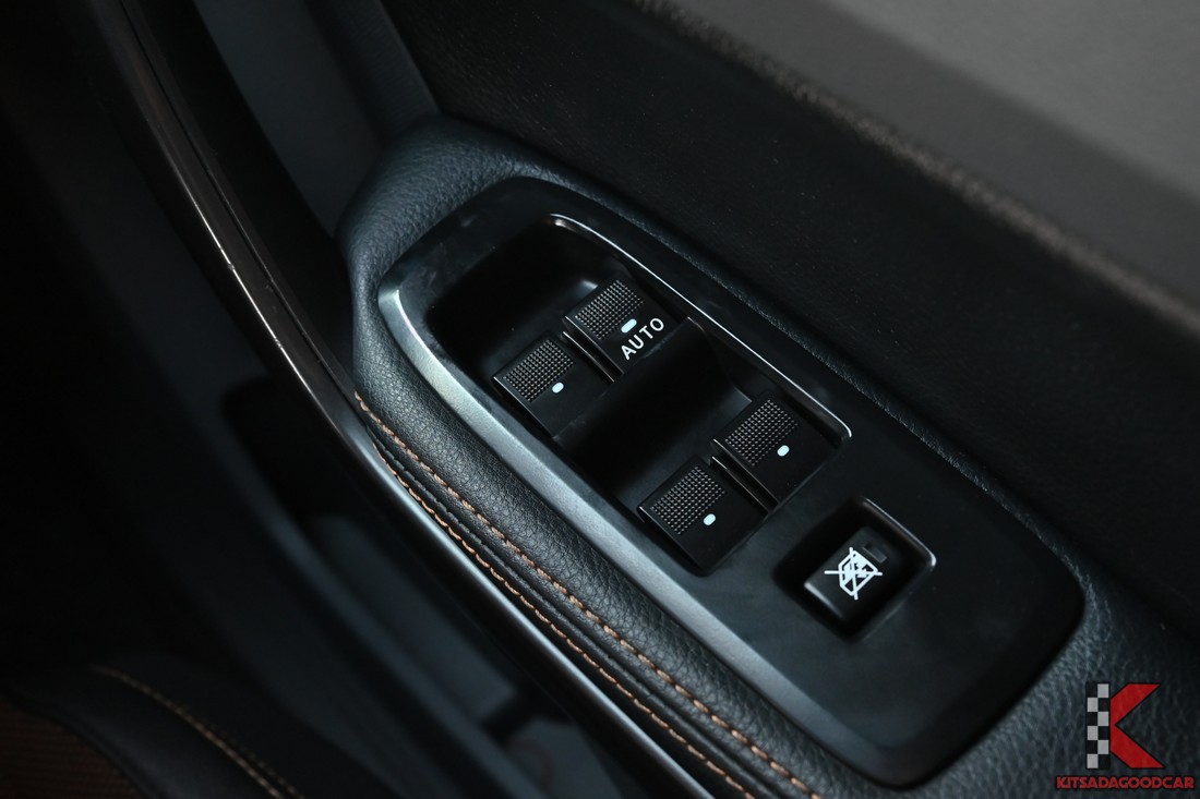 สวิตช์กระจกไฟฟ้า