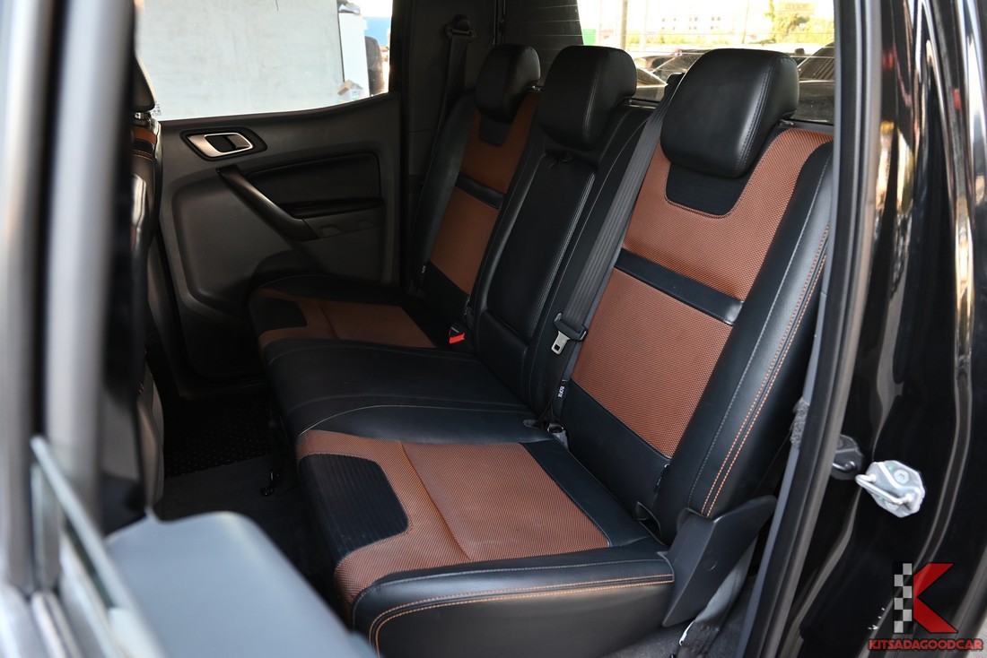แถวเบาะหลัง Ford Ranger WildTrak