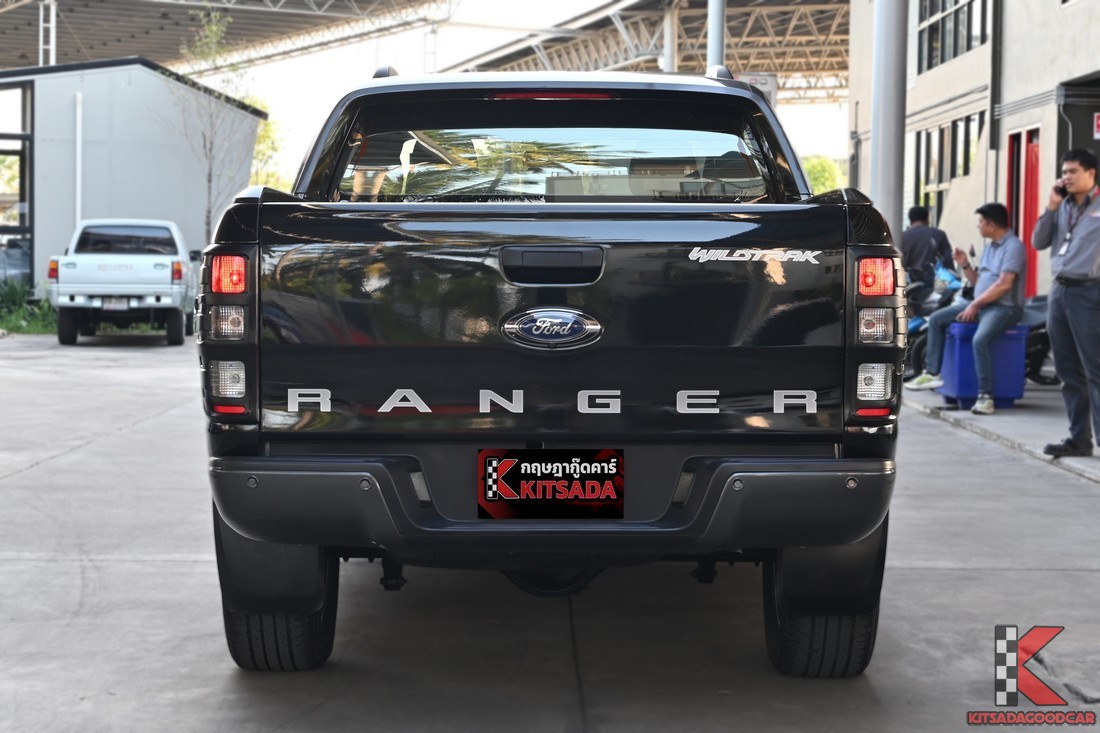 ด้านท้ายตรง Ford Ranger WildTrak