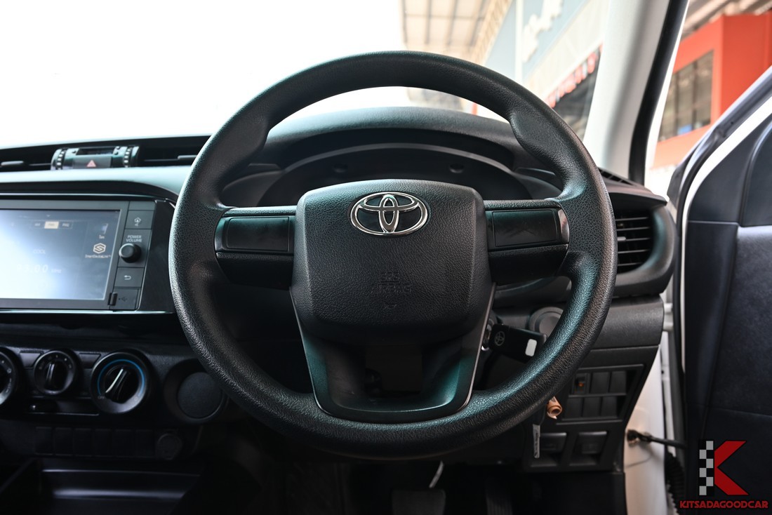 พวงมาลัยและแดชบอร์ด Revo