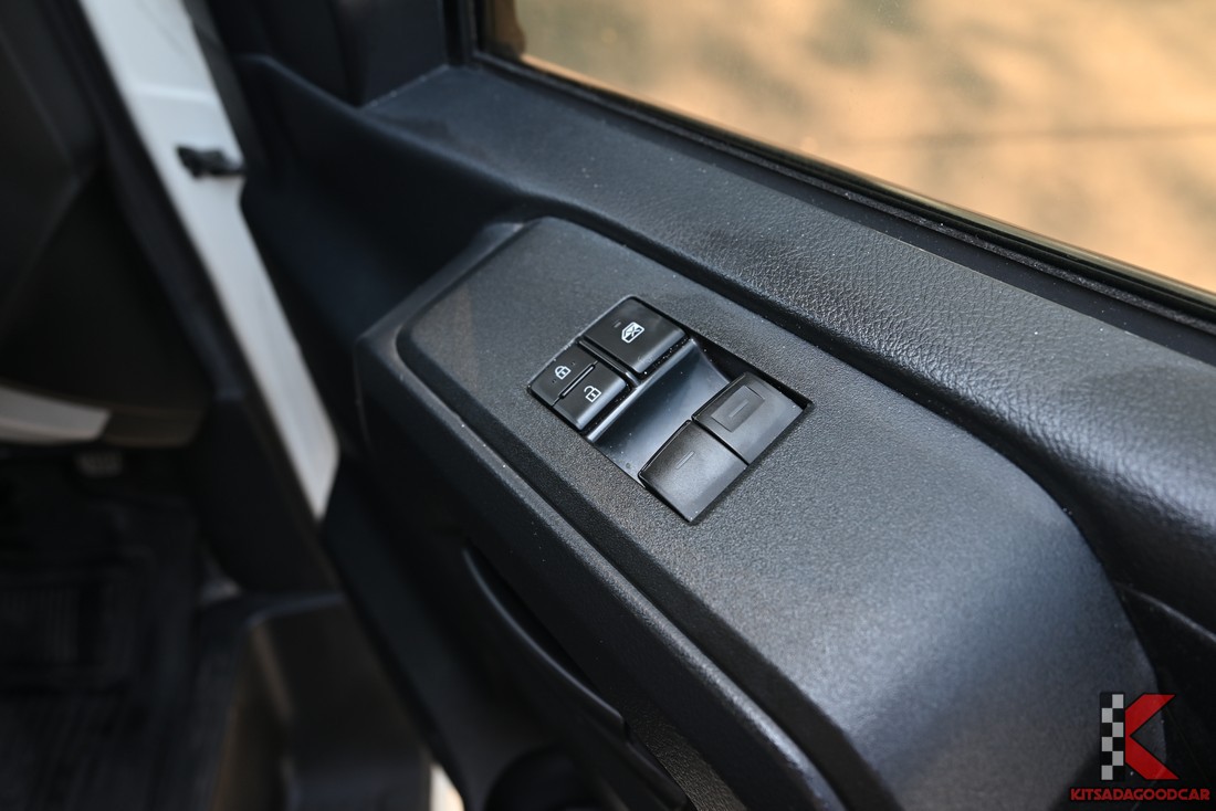 สวิตช์กระจกไฟฟ้าและเซ็นทรัลล็อก