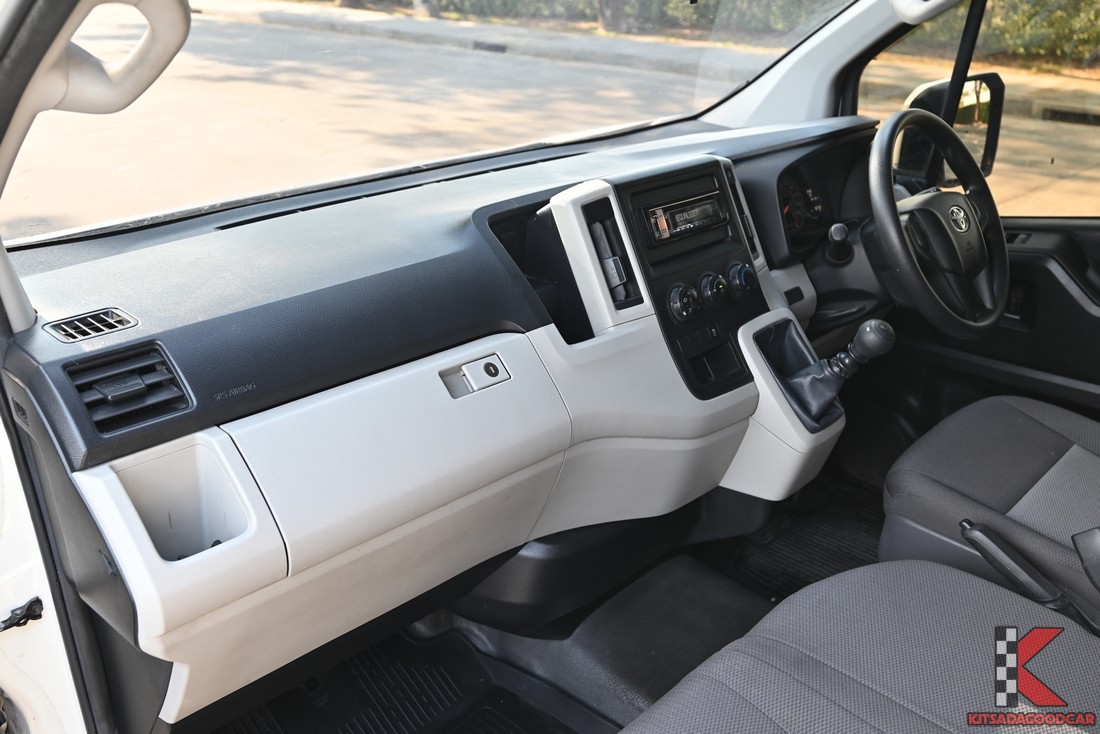 พื้นตู้และซุ้มล้อ บุแผ่นกันลื่น