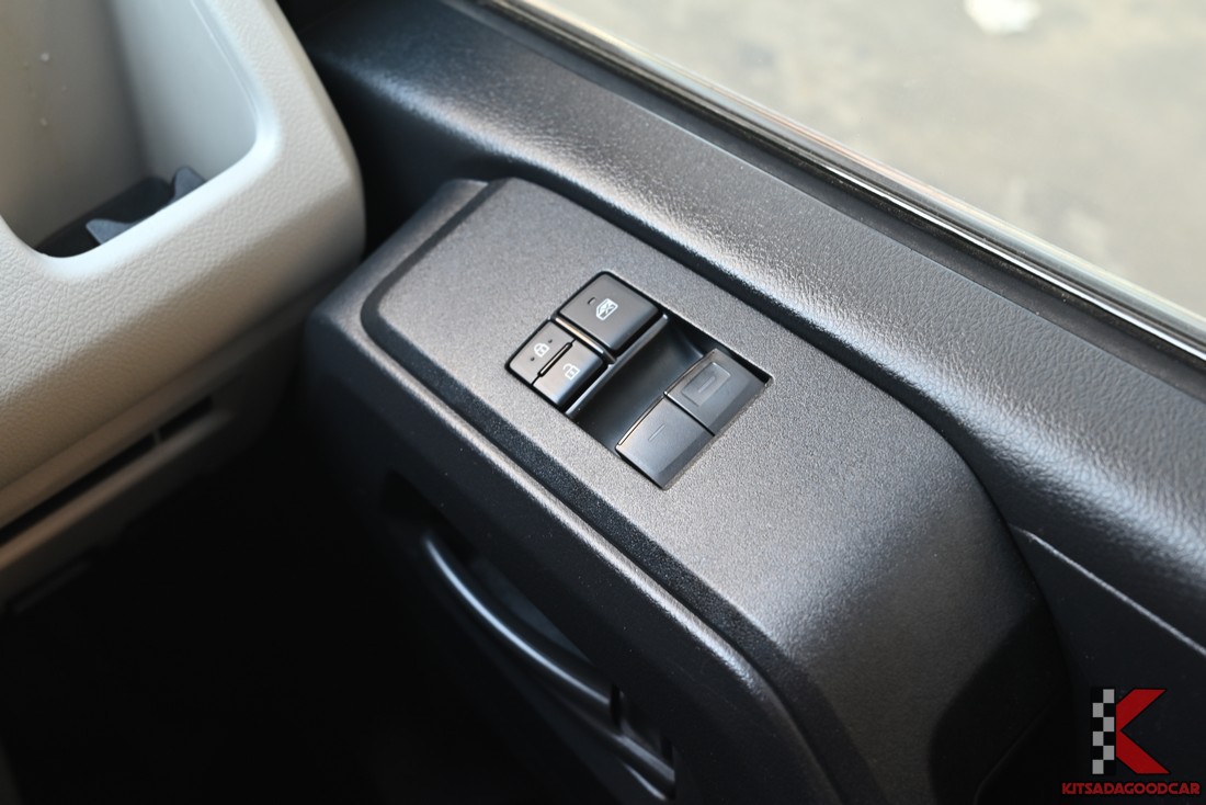 สวิตช์กระจกไฟฟ้า