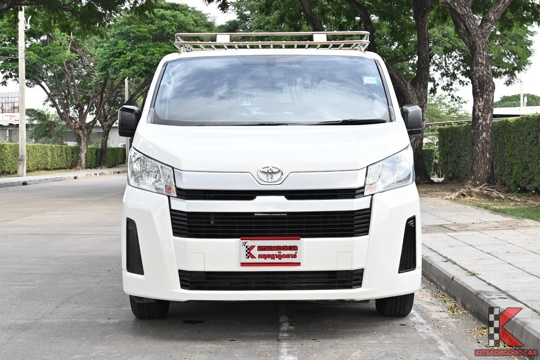 HIACE 2021 มุมหน้าเต็มคัน