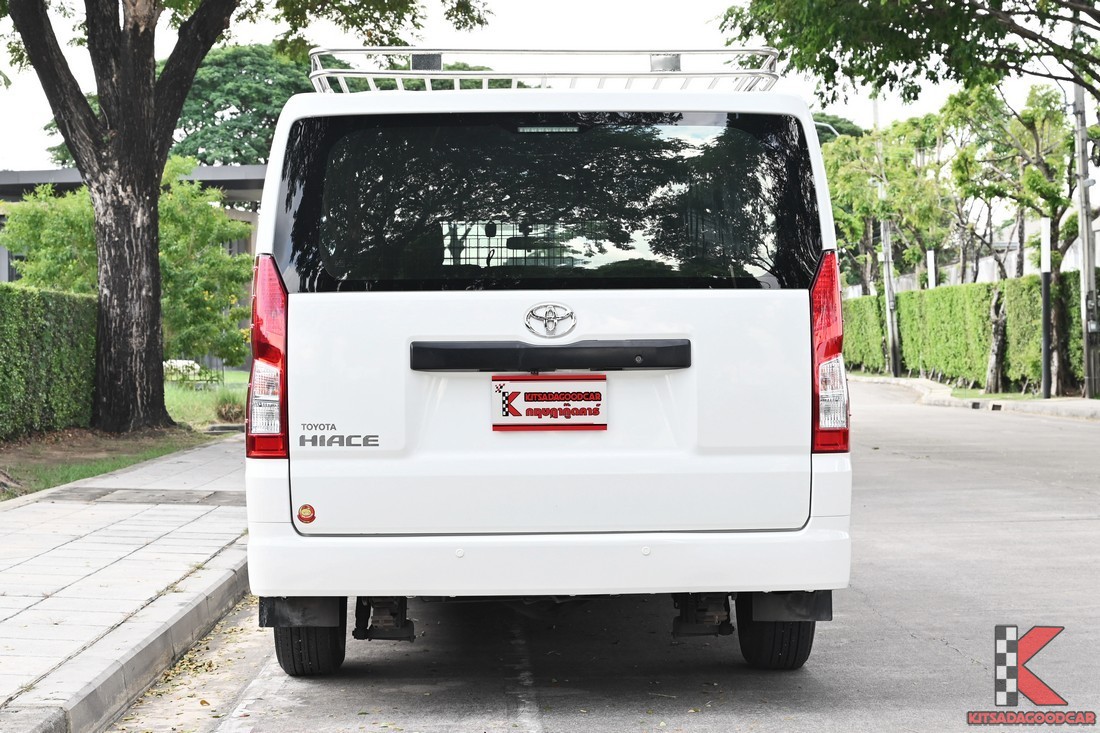 HIACE 2021 ด้านท้ายตรง