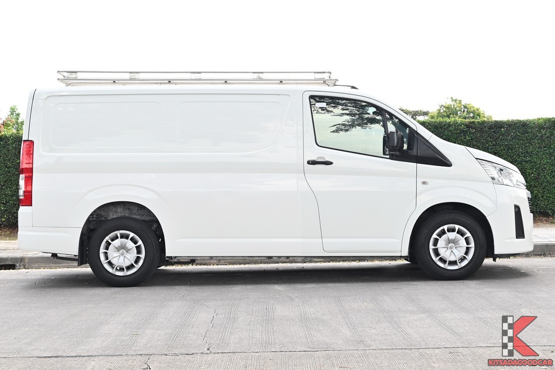 HIACE 2021 ด้านข้างเต็มคัน