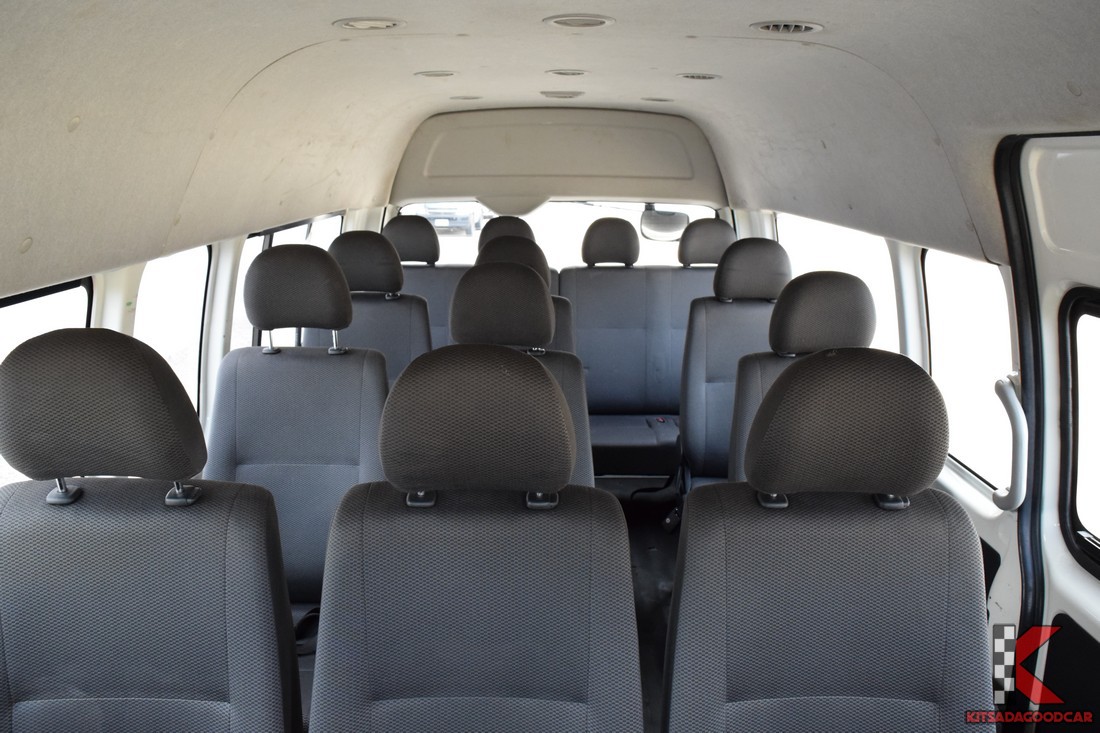 Toyota hiace салон