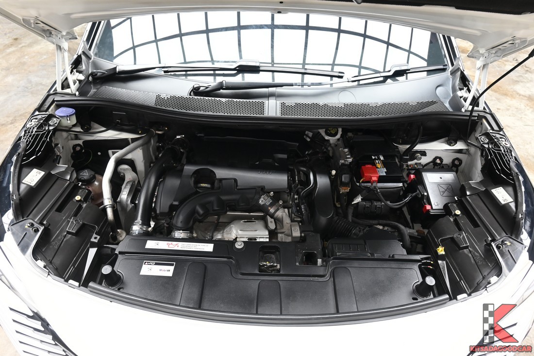 Peugeot 3008 1.6 Allure 2022 มือสอง ห้องเครื่องเบนซิน 1.6 เทอร์โบ