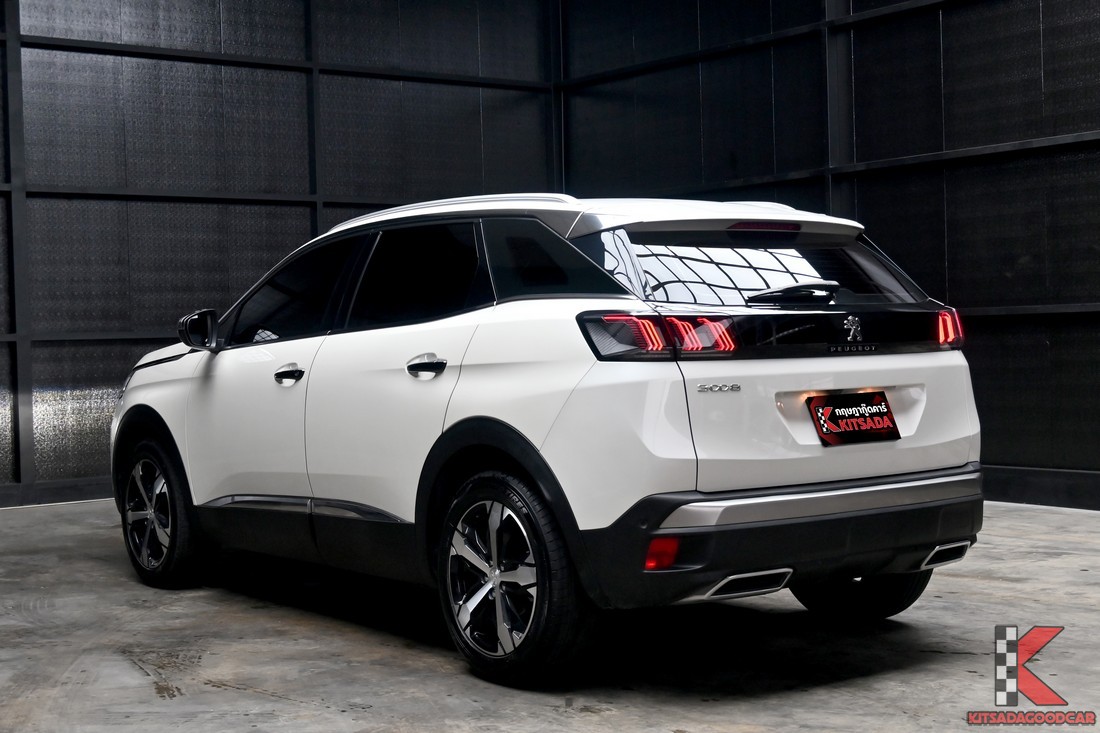 Peugeot 3008 1.6 Allure 2022 มือสอง สีขาว มุมด้านข้างหน้า