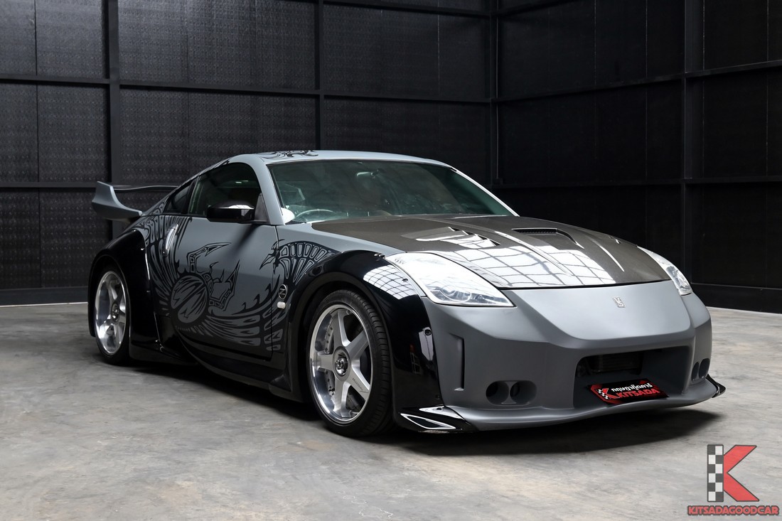Nissan 350Z 3.5 Coupe ปี 2011 มือสอง สีเทา ชุดแต่ง Veilside มุมหน้ารถ