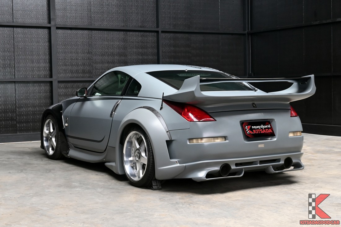 Nissan 350Z 3.5 Coupe ปี 2011 มุมท้ายเฉียง