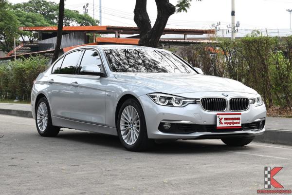 BMW 320i 2.0 (ปี 2017)  F30 Sedan