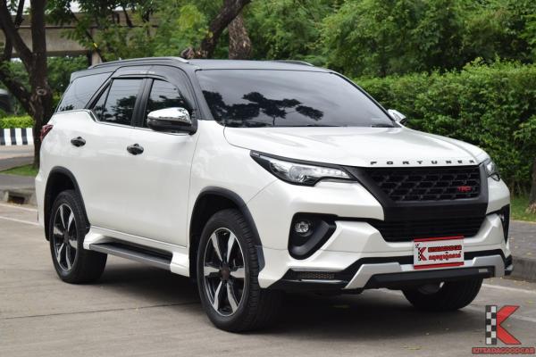 Toyota Fortuner 2.4 (ปี 2020) V 4WD SUV AT