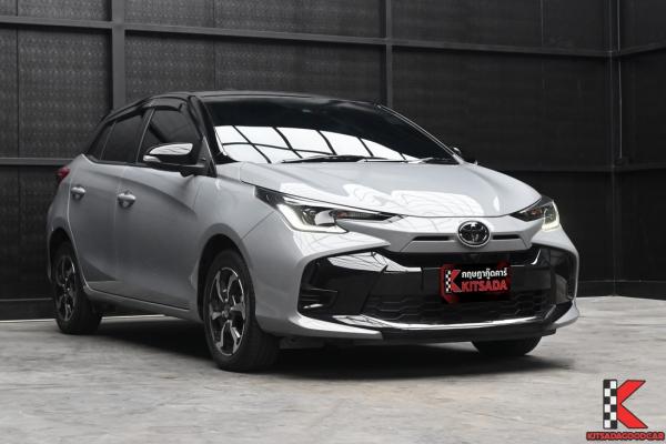 Toyota YARIS 1.2 ( 2023 ) Premium (2-Tone) Hatchback