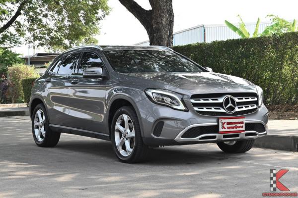 Mercedes-Benz GLA200 1.6 W156 ( 2020 ) Urban SUV