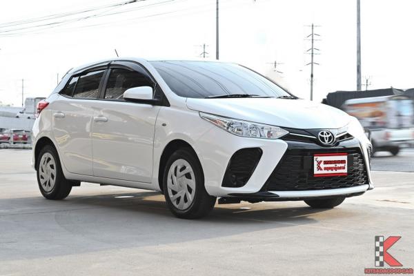 Toyota Yaris 1.2 ( 2022 ) Entry Hatchback