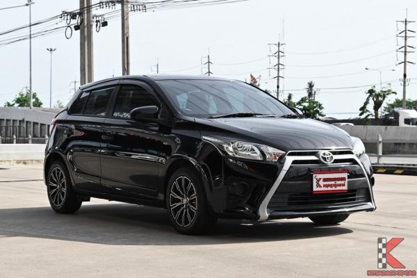 Toyota YARIS 1.2 ( 2017 ) E Hatchback