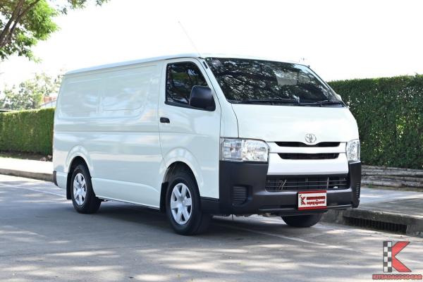 Toyota Hiace 3.0 ตัวเตี้ย ( 2019 ) D4D Van