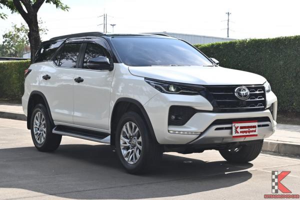 Toyota Fortuner 2.4 ( 2022 ) V SUV