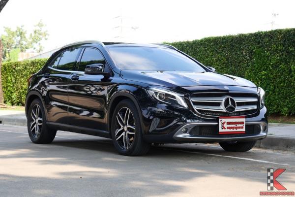 Mercedes-Benz GLA200 1.6 W156 ( 2015 ) Urban SUV